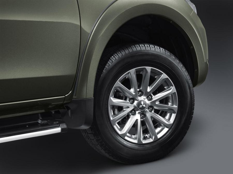  Mitsubishi Triton Double Cab 2015 года  (TH) (фото 18 из 29)